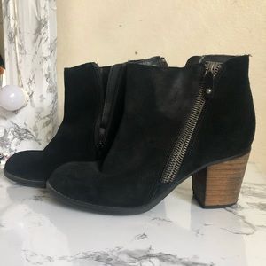 Sketchers ankle boots